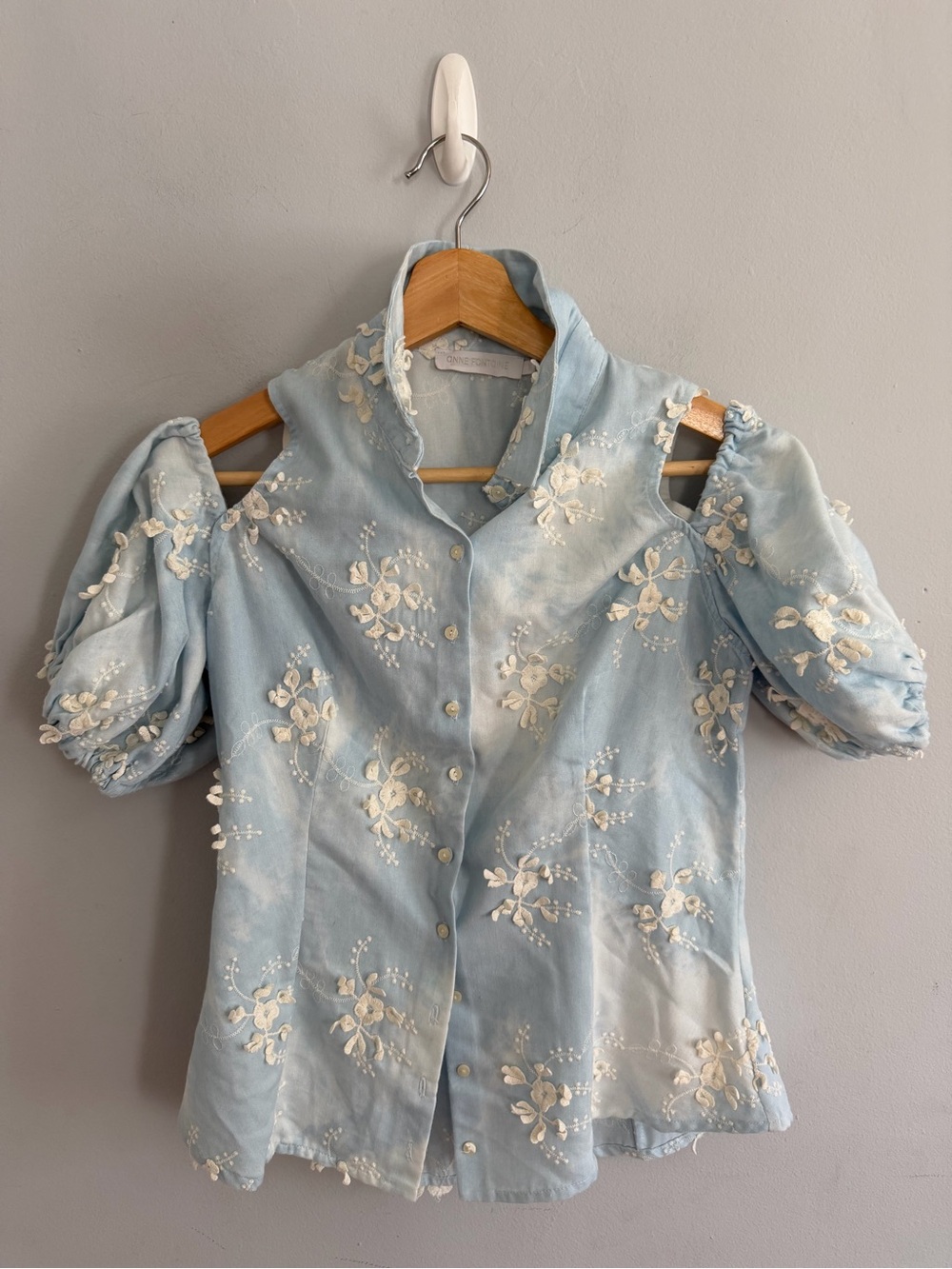 Anne Fontaine Blue White Embroidered Floral Denim Look Open Shoulder Button down